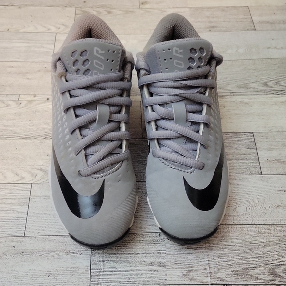 Sold Nike Boys Fastflex Baseball Cleats Size 1Y Gray AQ8151-002 - Picture 2 of 10